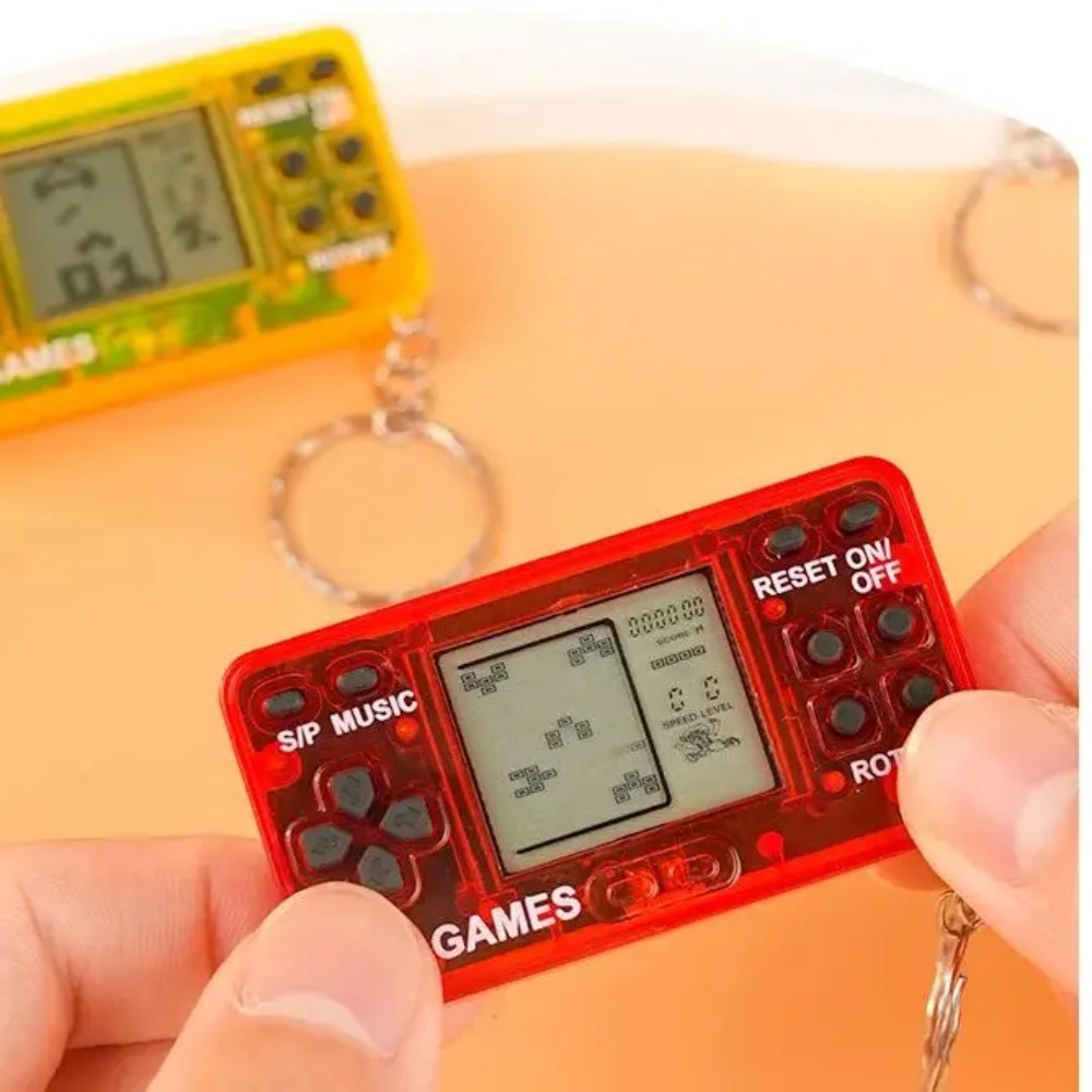 Мини-ретро портативная игровая – обзор и цена Gaming Console Keychain